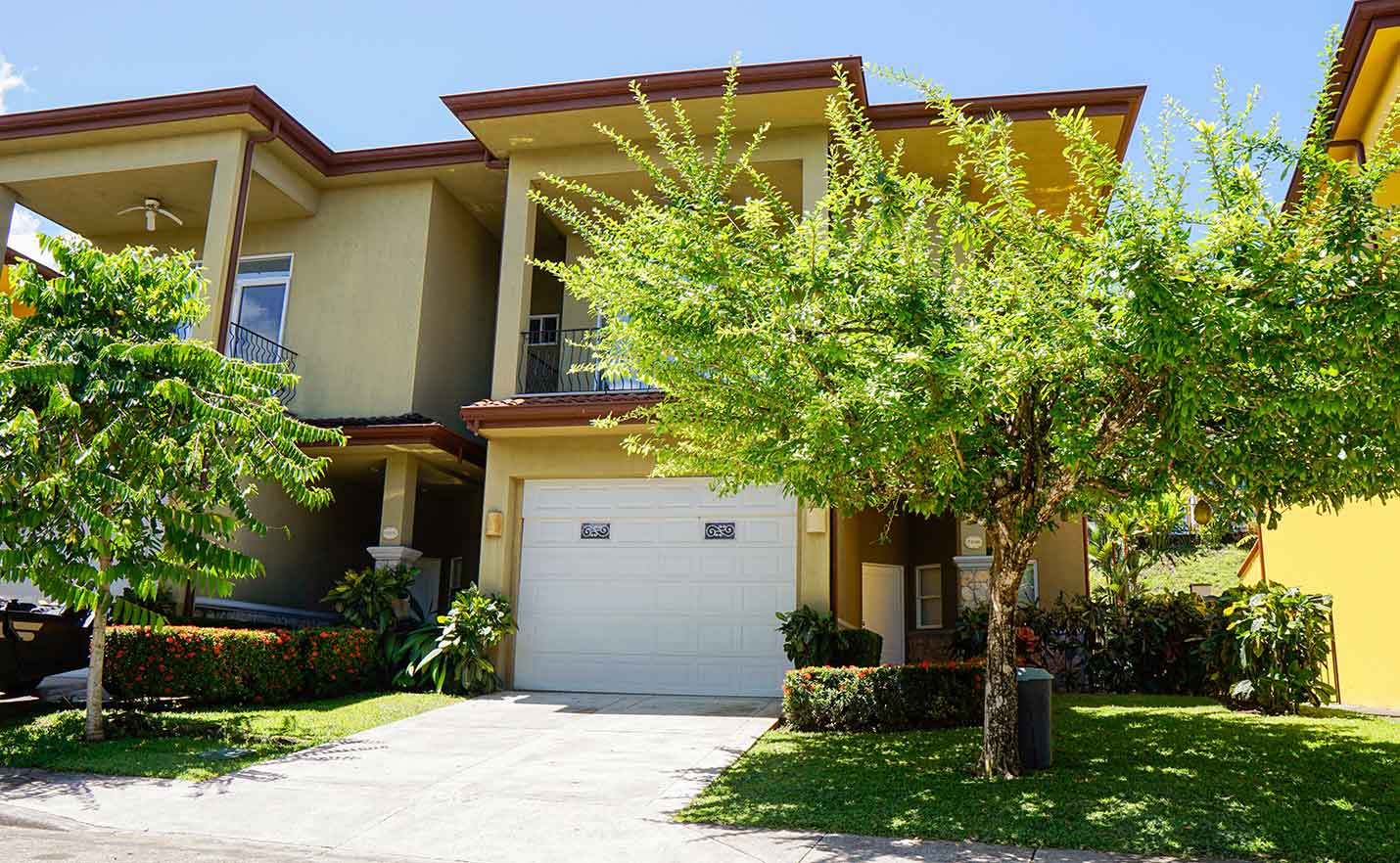 Las Lomas - 3 Bedroom