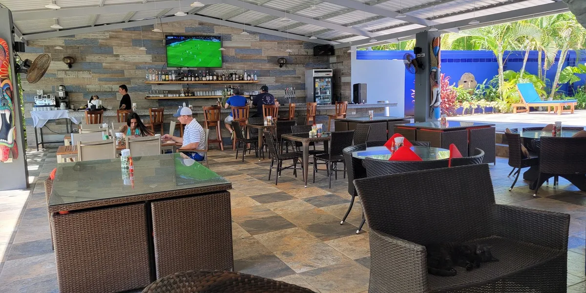 SeaSalt Beachfront Bar & Restaurant in Jaco